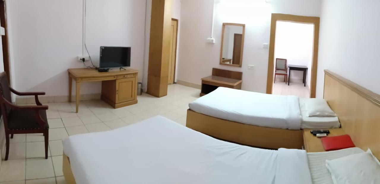 Hotel The Regency Dibrugarh Exteriér fotografie
